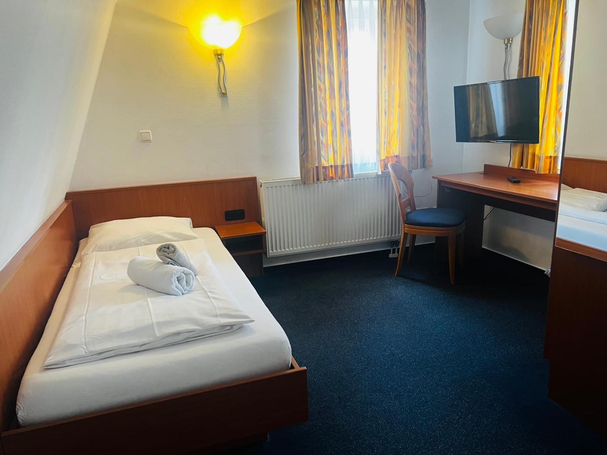 Hotel Am Malerwinkel Wertheim Exterior photo